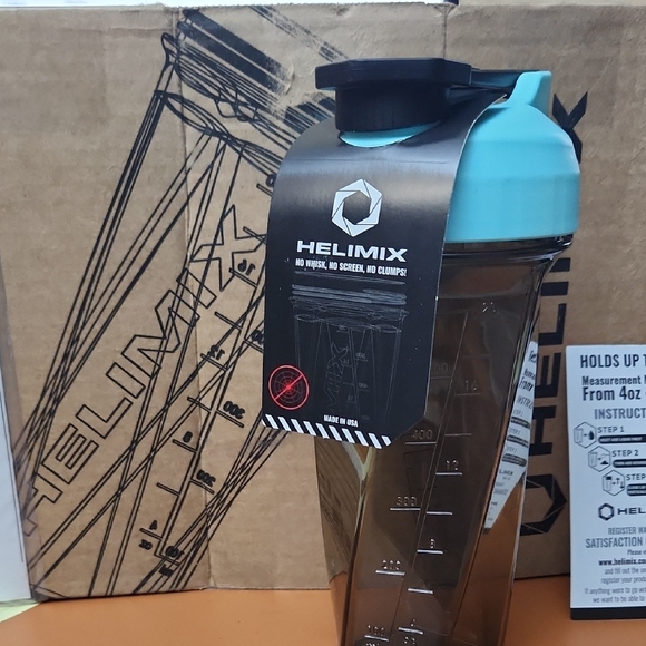 Helimix Shaker Bottle with Turquoise Lid - Picture 1 of 4